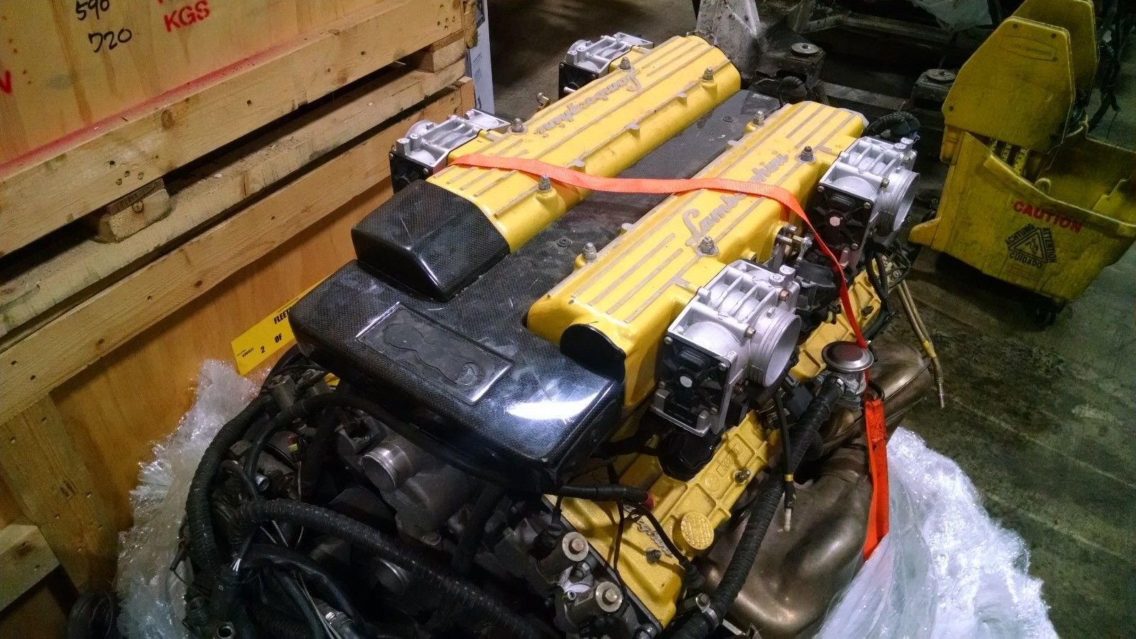 Motor 6,2 litru V12 z vozu Lamborghini Murcielago