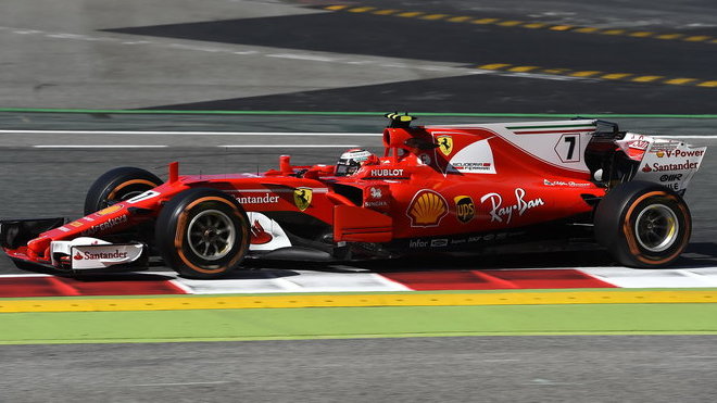Kimi Räikkönen v Barceloně stejně jako Verstappen daleko nedojel