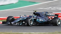 Valtteri Bottas ve Španělsku zaznamenal první poruchu Mercedesu v letošní sezóně