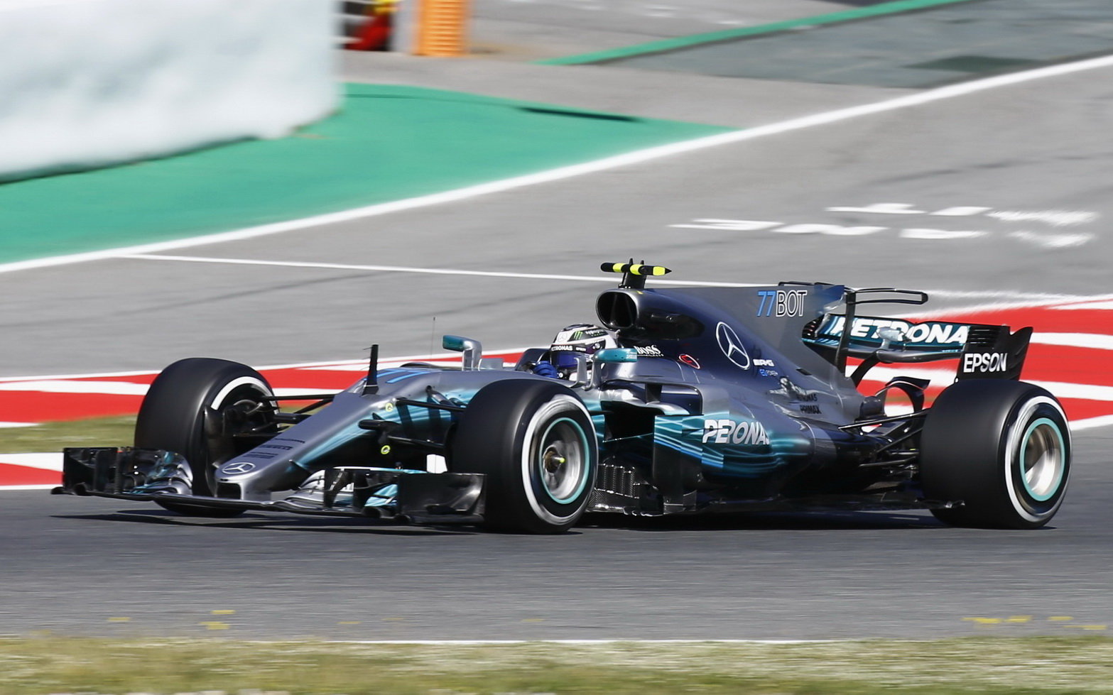 Valtteri Bottas ve Španělsku zaznamenal první poruchu Mercedesu v letošní sezóně