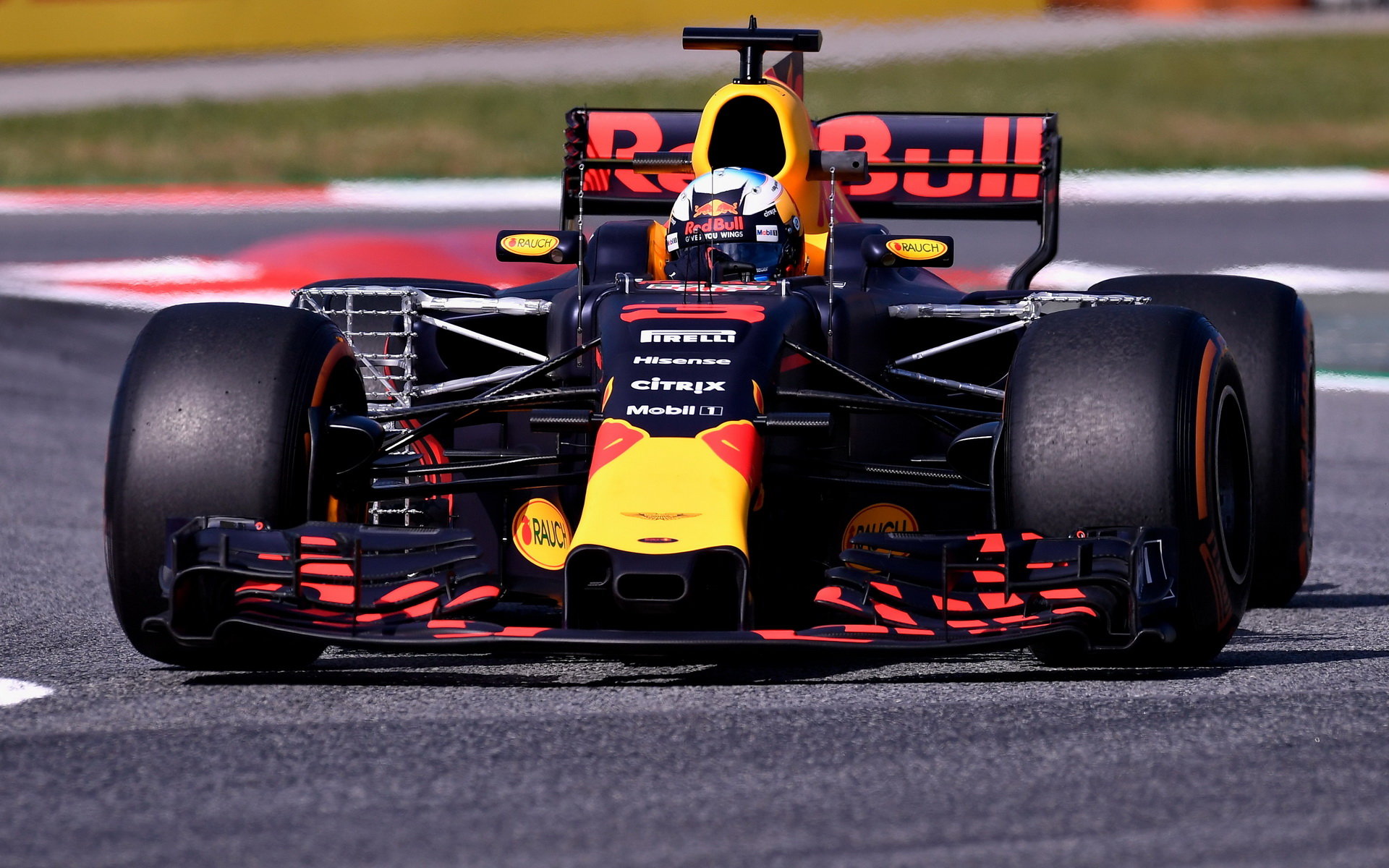 V Barceloně Red Bull ještě T-wing neměl, čekal s ním na Monako