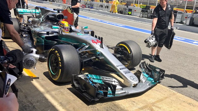Lewis Hamilton je ve Španělsku zatím k nezastavení