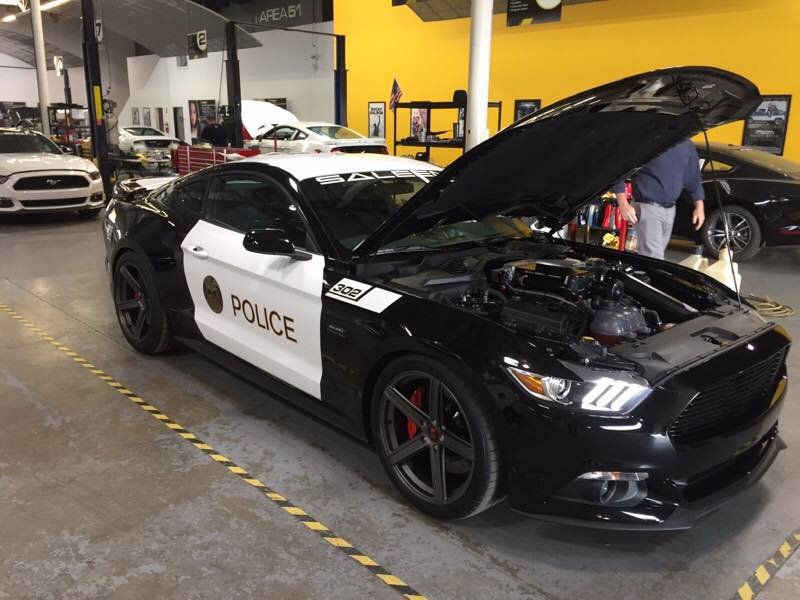 Policejní Ford Mustang v úpravě Saleen 302