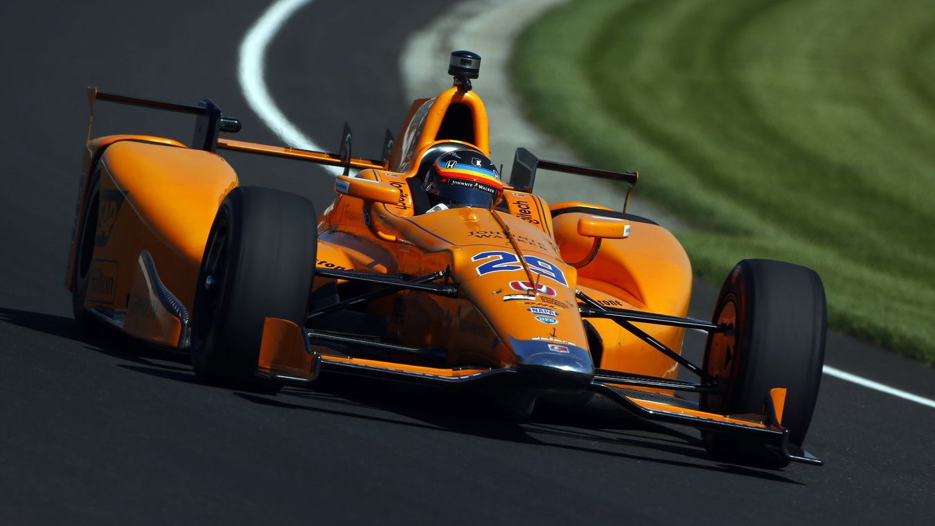 Fernando Alonso v 1. tréninku na Indy 500
