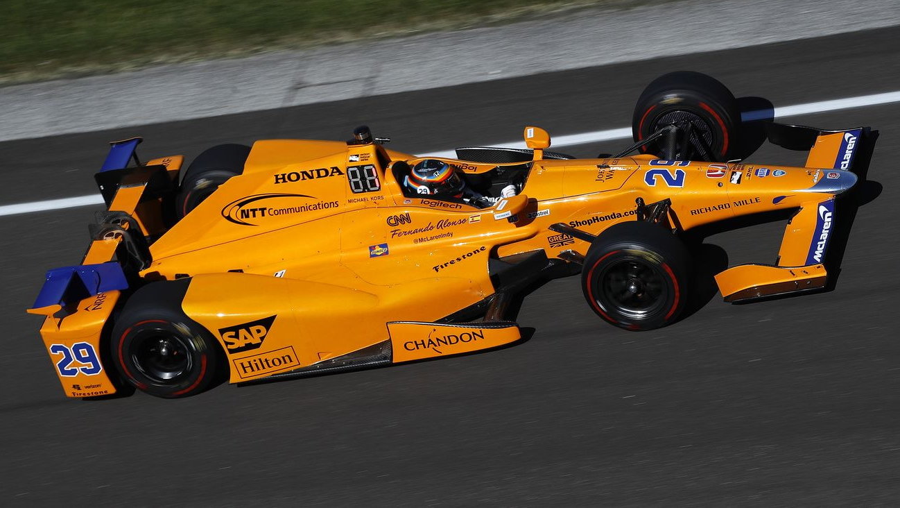 Fernando Alonso v 1. tréninku na Indy 500