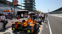 Fernando Alonso během oficiálních tréninků na Indy 500