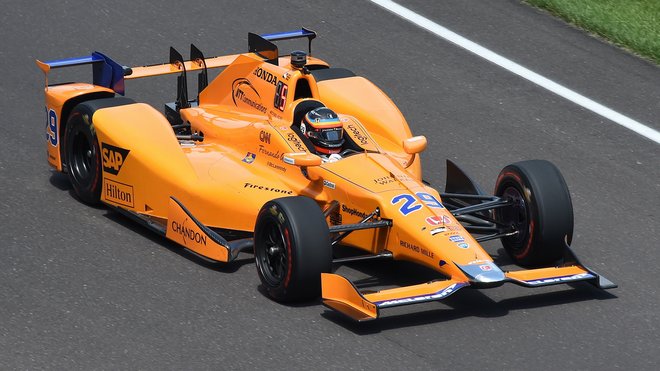 Fernando Alonso během svého prvního vystoupení v závodě Indy 500 v roce 2017