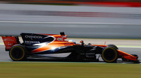 Fernando Alonso v závodě v Barceloně