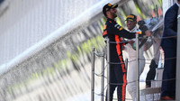 Daniel Ricciardo a Lewis Hamilton na pódiu po závodě v Barceloně