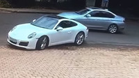 Řidič Porsche 911 vyvázl z pokusu o únos jen díky svým rychlým reakcím