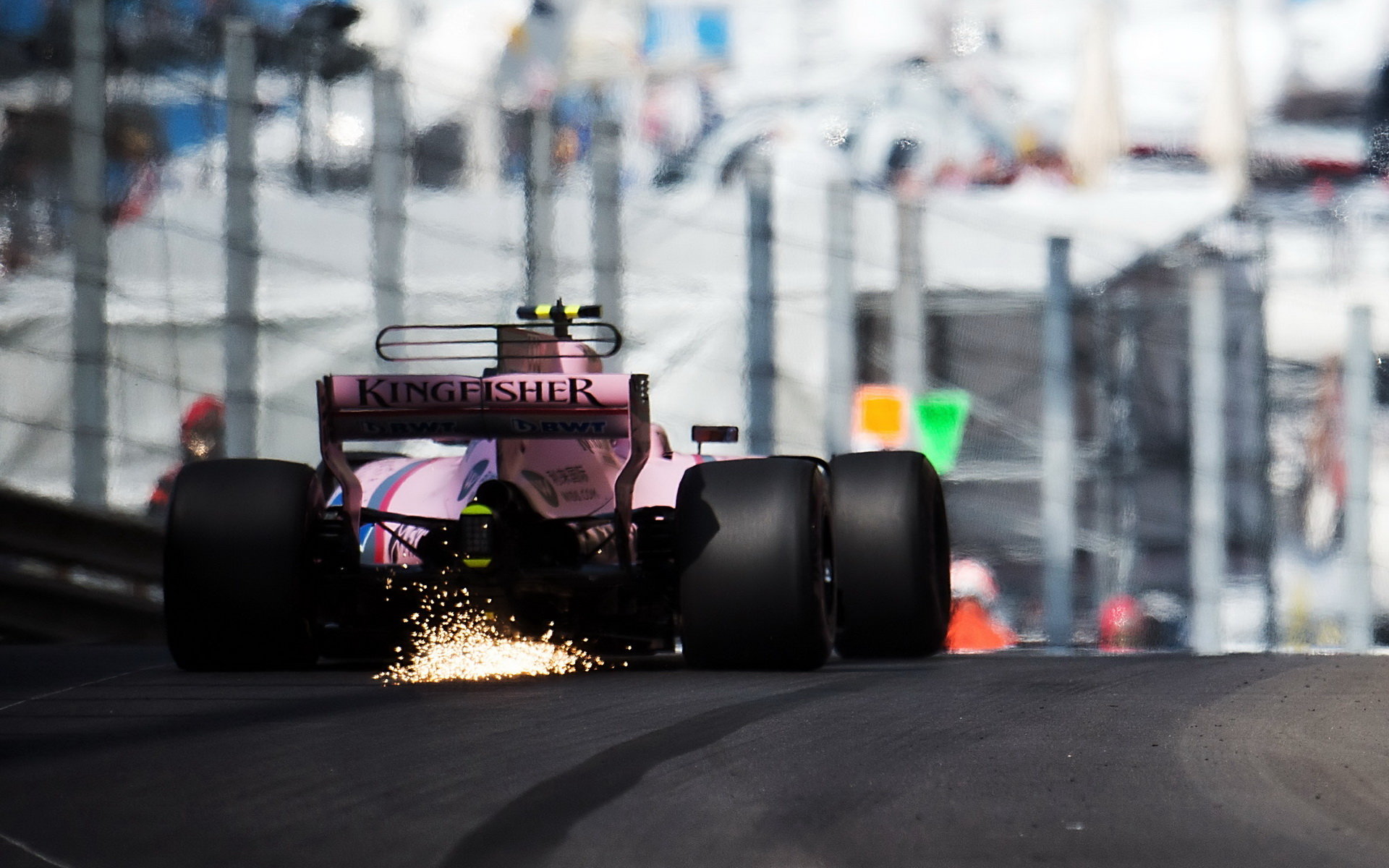 Esteban Ocon za tunelem v Monaku