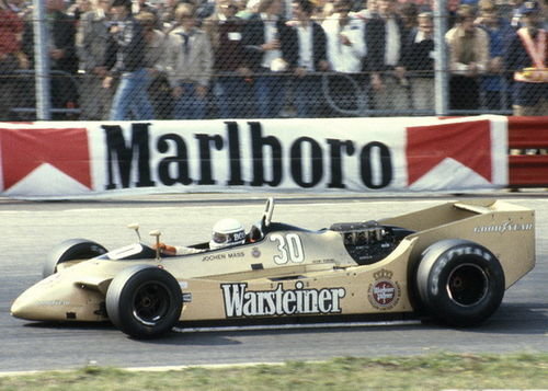 Jochen Mass za volantem velmi zajímavého Arrows A2 při GP Velké Británie 1979