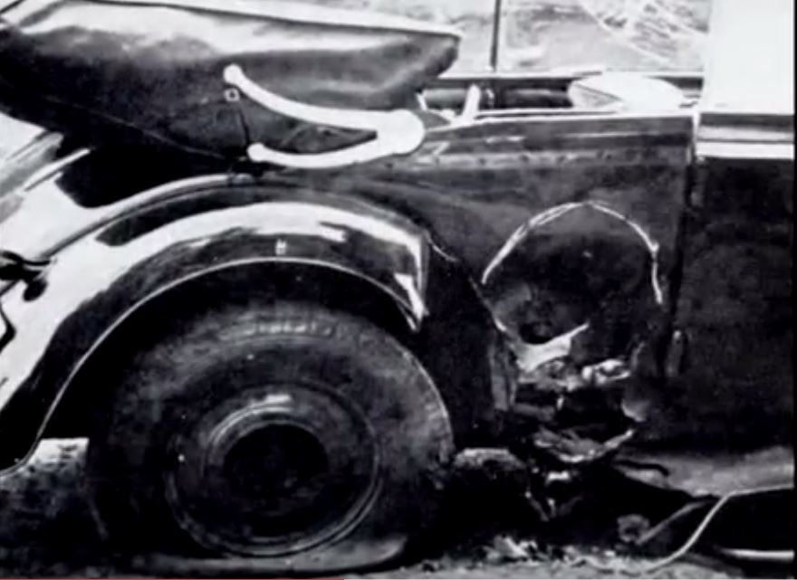 Poškozený Heydrichův Mercedes-Benz 320 Cabriolet B