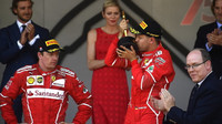 Sebastial Vettel a Kimi Räikkönen po závodě v Monaku