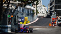 Carlos Sainz při tréninku v Monaku