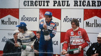 DOMÁCÍ ŠAMPAŇSKÉ, TOTÁLNÍ TRIUMF FRANCIE - Francouz Alain Prost zvítězil s francouzským monopostem Renault RE40 v GP Francie 1983