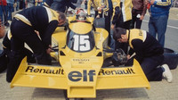 Renault RS01 při GP Velké Británie 1977 v Silverstone, za volantem Jean-Pierre Jabouille