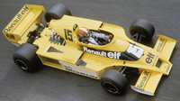 Renault RS01 při testech v Nogaru 1978, za volantem Jean-Pierre Jabouille