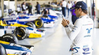 Felipe Massa si fotí historické monoposty Williamsu