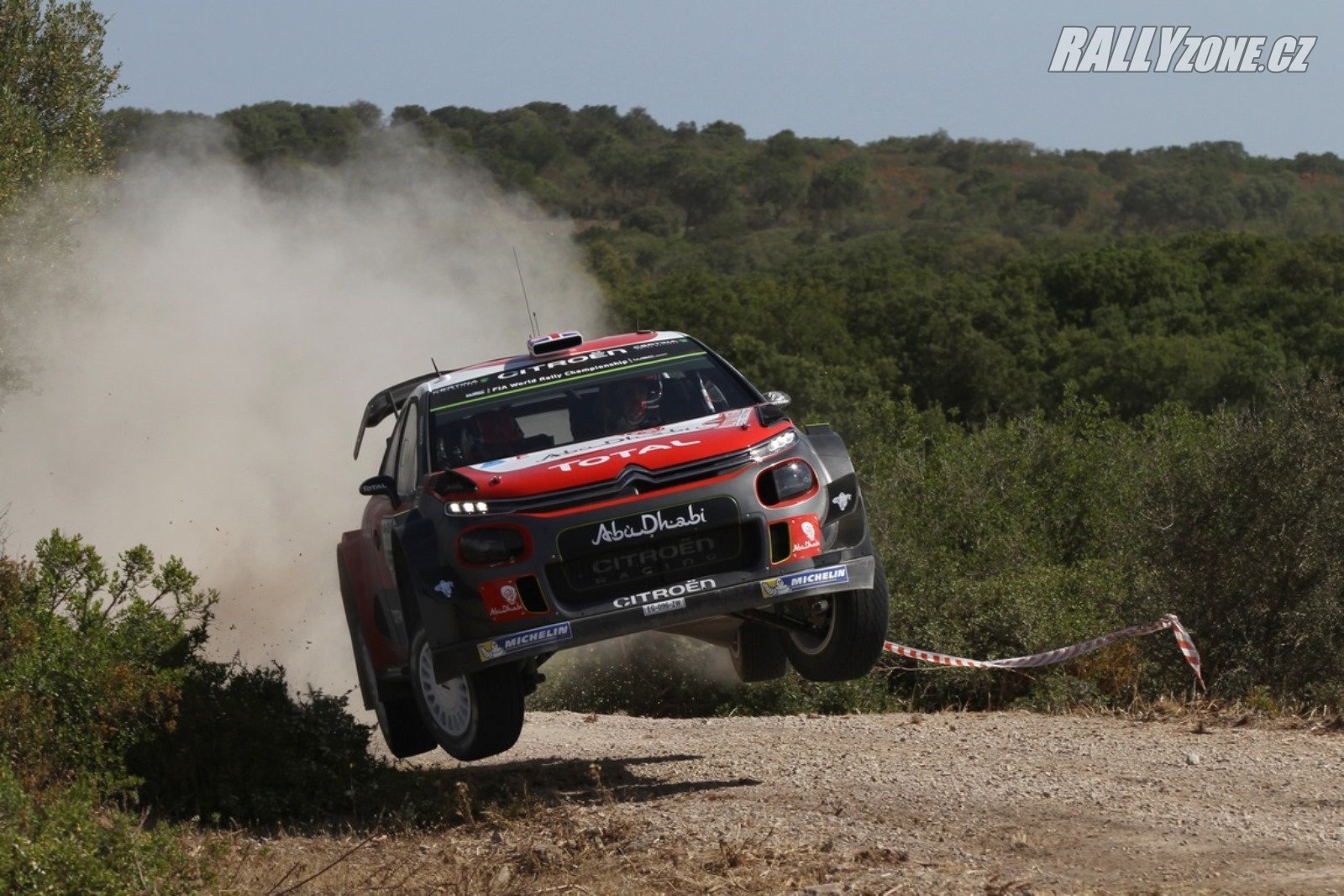 Citroën C3 WRC je podle Loeba jen trošku choulostivý v rychlých zatáčkách, kde je malá přilnavost