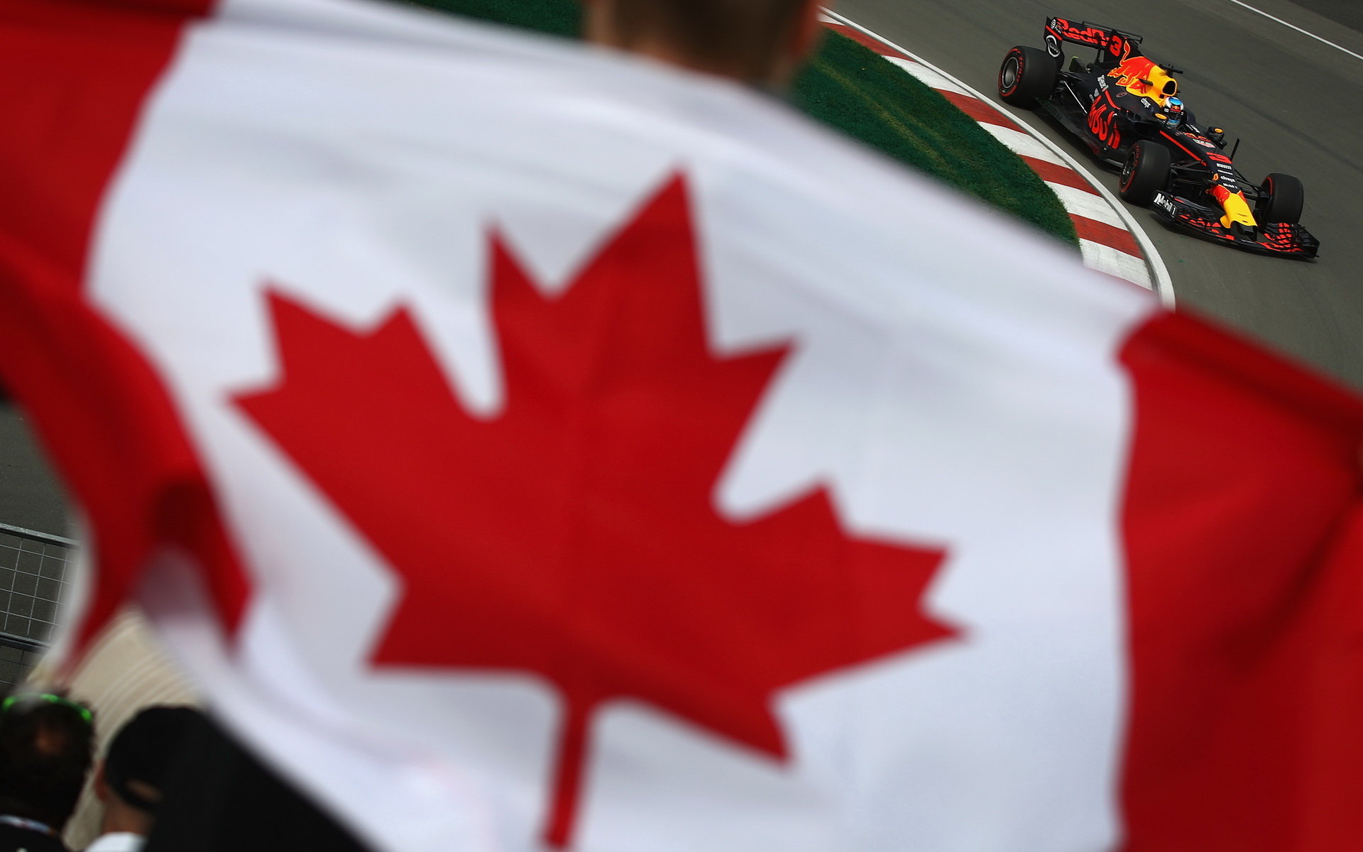 Daniel Ricciardo při tréninku v Kanadě