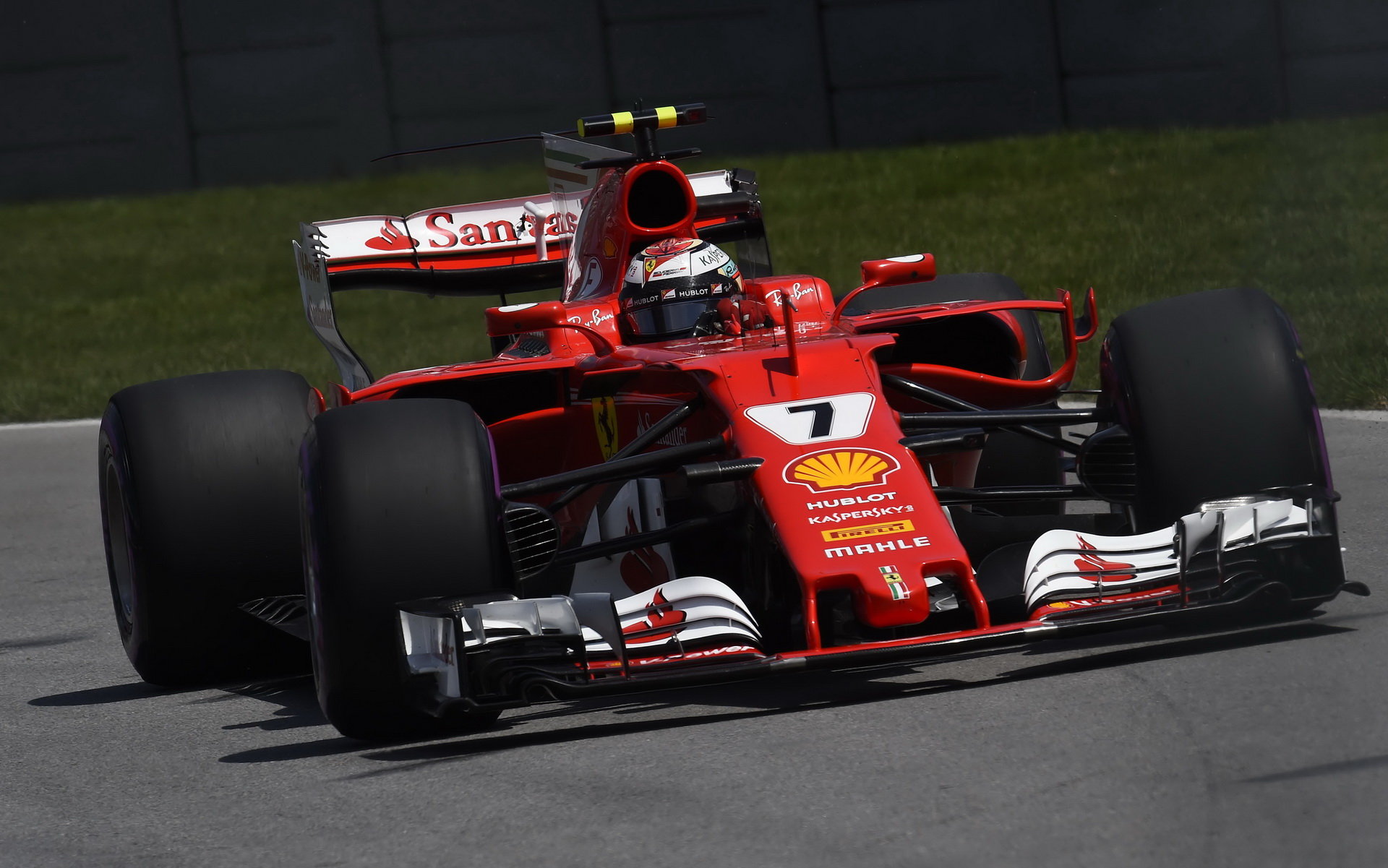 Ferrari je týmem, který se díky předchozímu šéfovi Berniemu Ecclestoneovi těší z největších finančních bonusů bez ohledu na dosažené výsledky