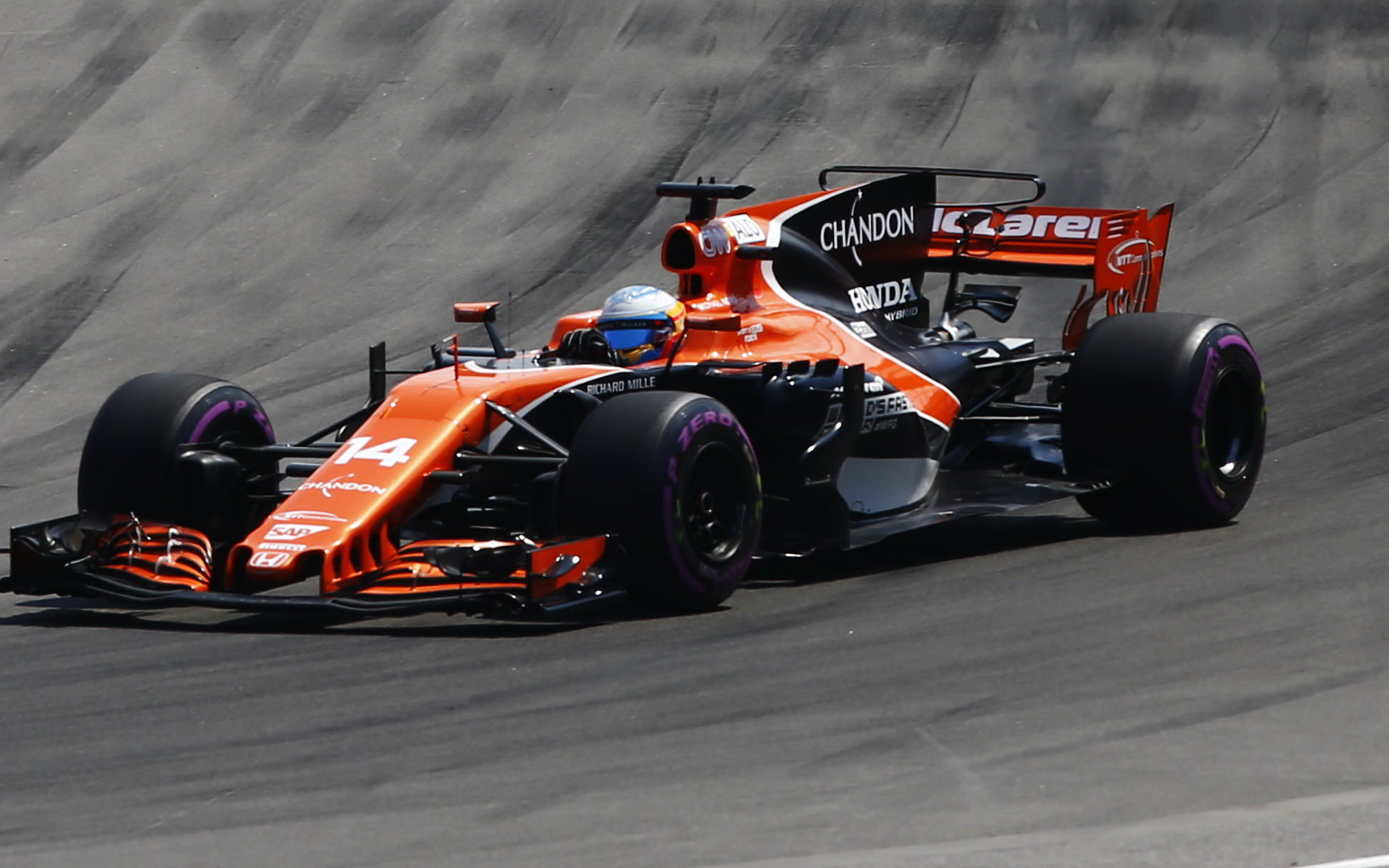 Fernando Alonso v závodě v Kanadě