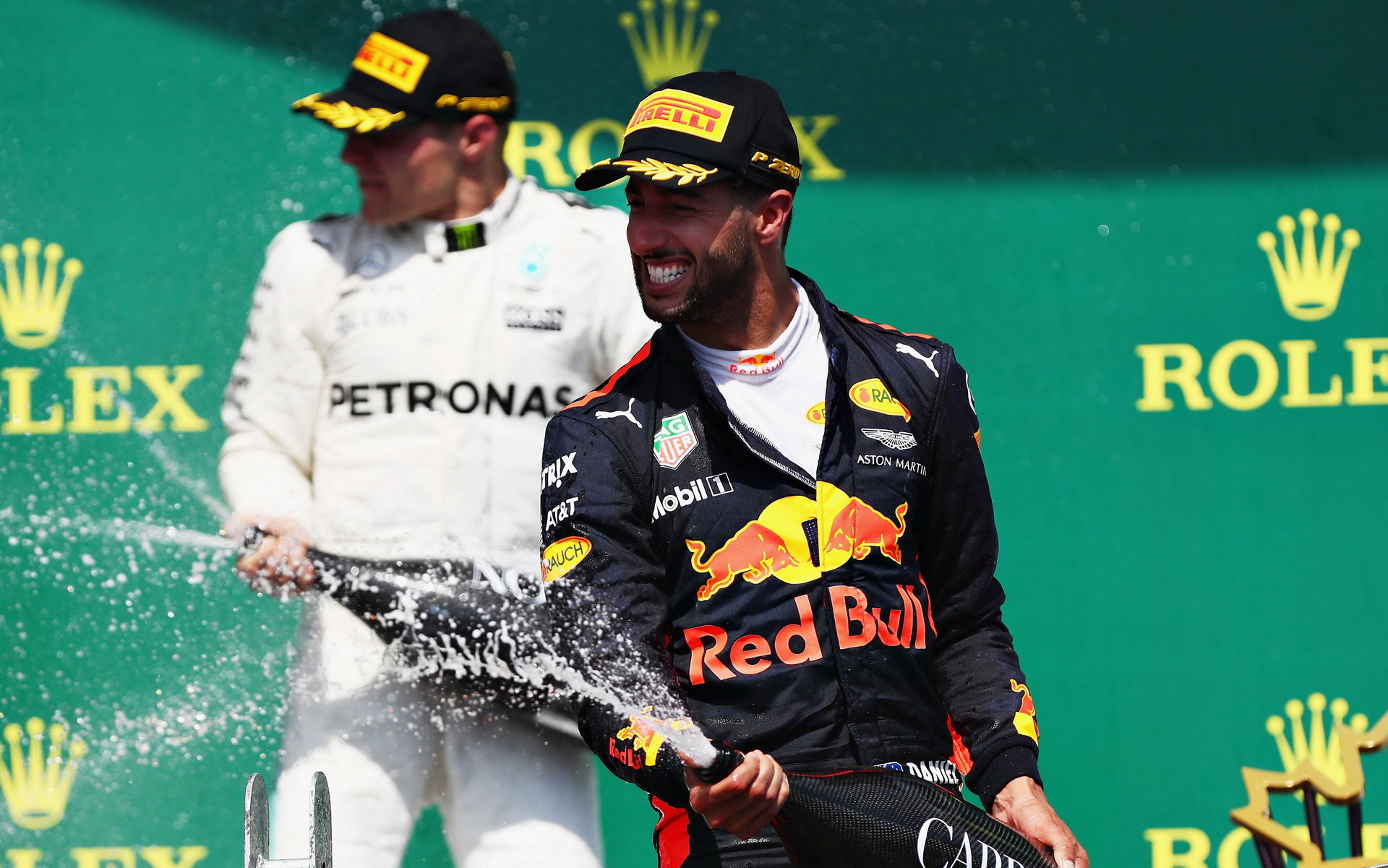 Daniel Ricciardo si užíval chvíle na pódiu po závodě v Kanadě