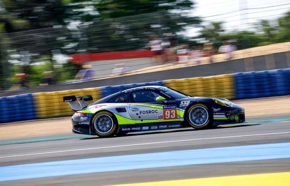 Porsche 911RSR týmu Proton Competition s posádkou Patrick Long, Abdulazíz Al Faisal, Mike Hedlund