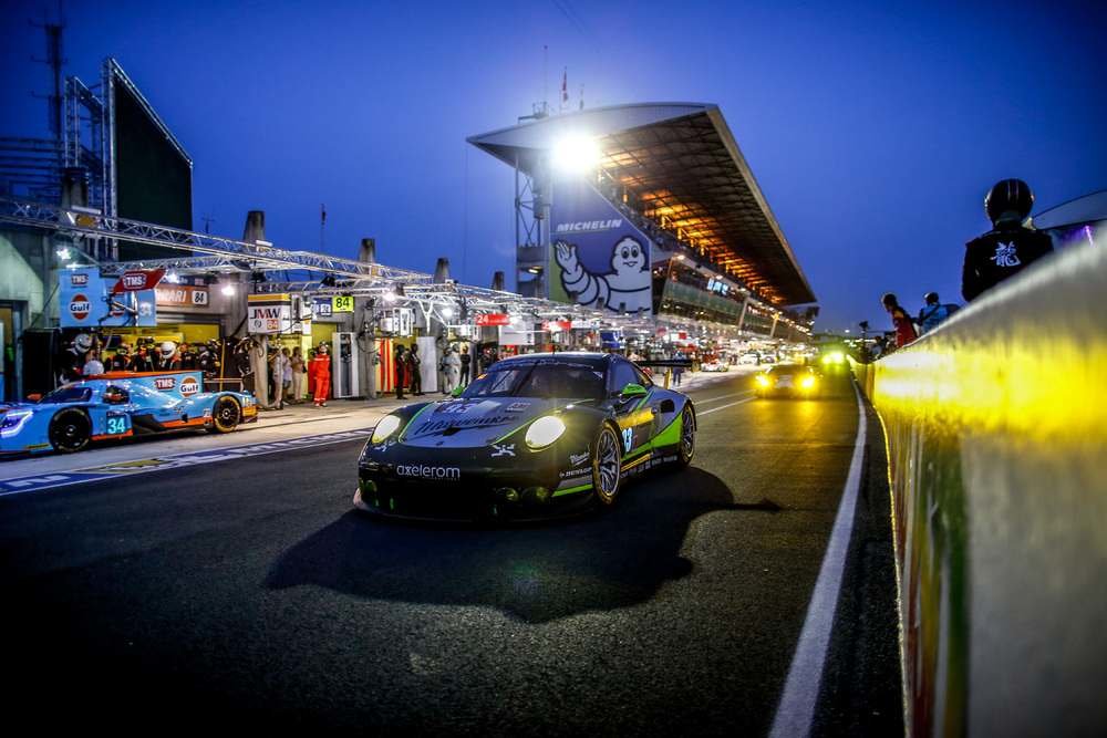 Porsche 911RSR týmu Proton Competition s posádkou Patrick Long, Abdulazíz Al Faisal, Mike Hedlund