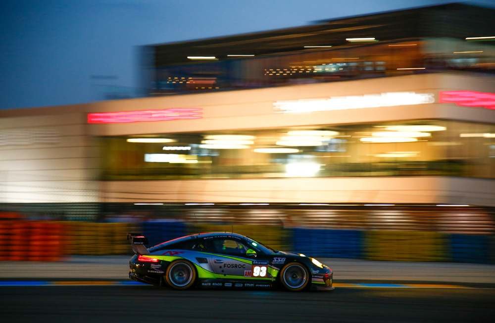 Porsche 911RSR týmu Proton Competition s posádkou Patrick Long, Abdulazíz Al Faisal, Mike Hedlund