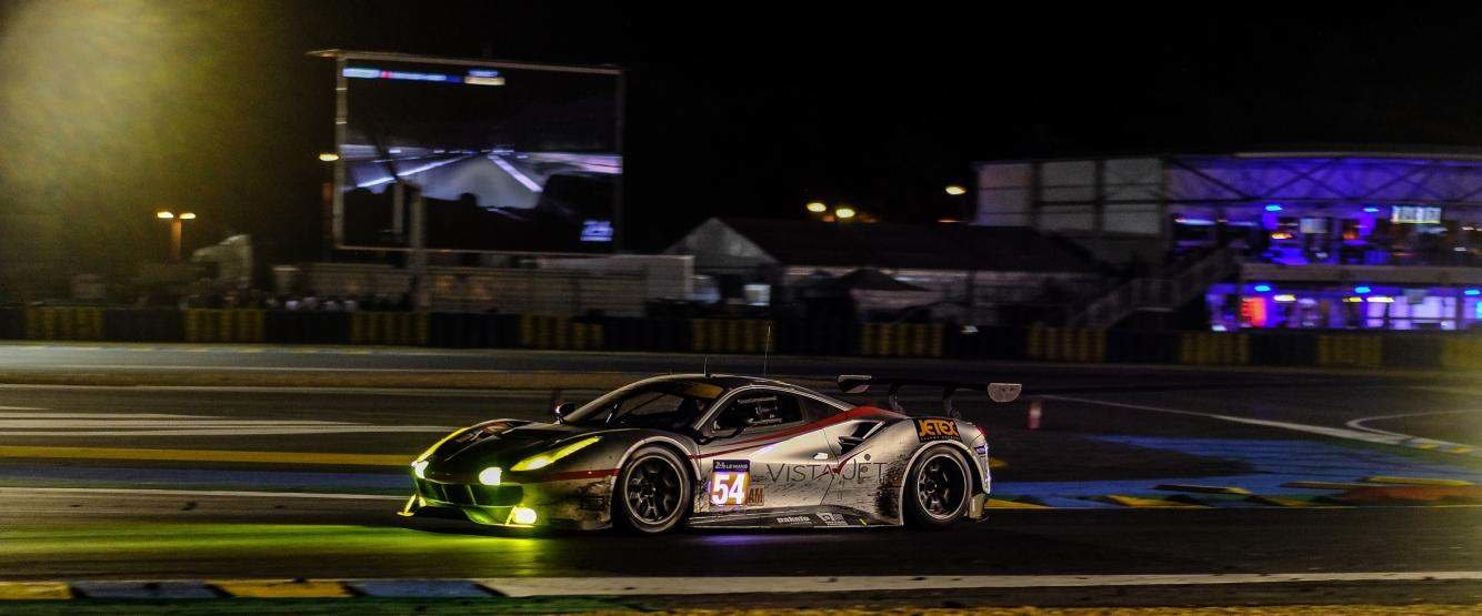 Ferrari 488GTE týmu Spirit of Race s posádkou Thomas Flohr, Francesco Castellacci, Olivier Bereta