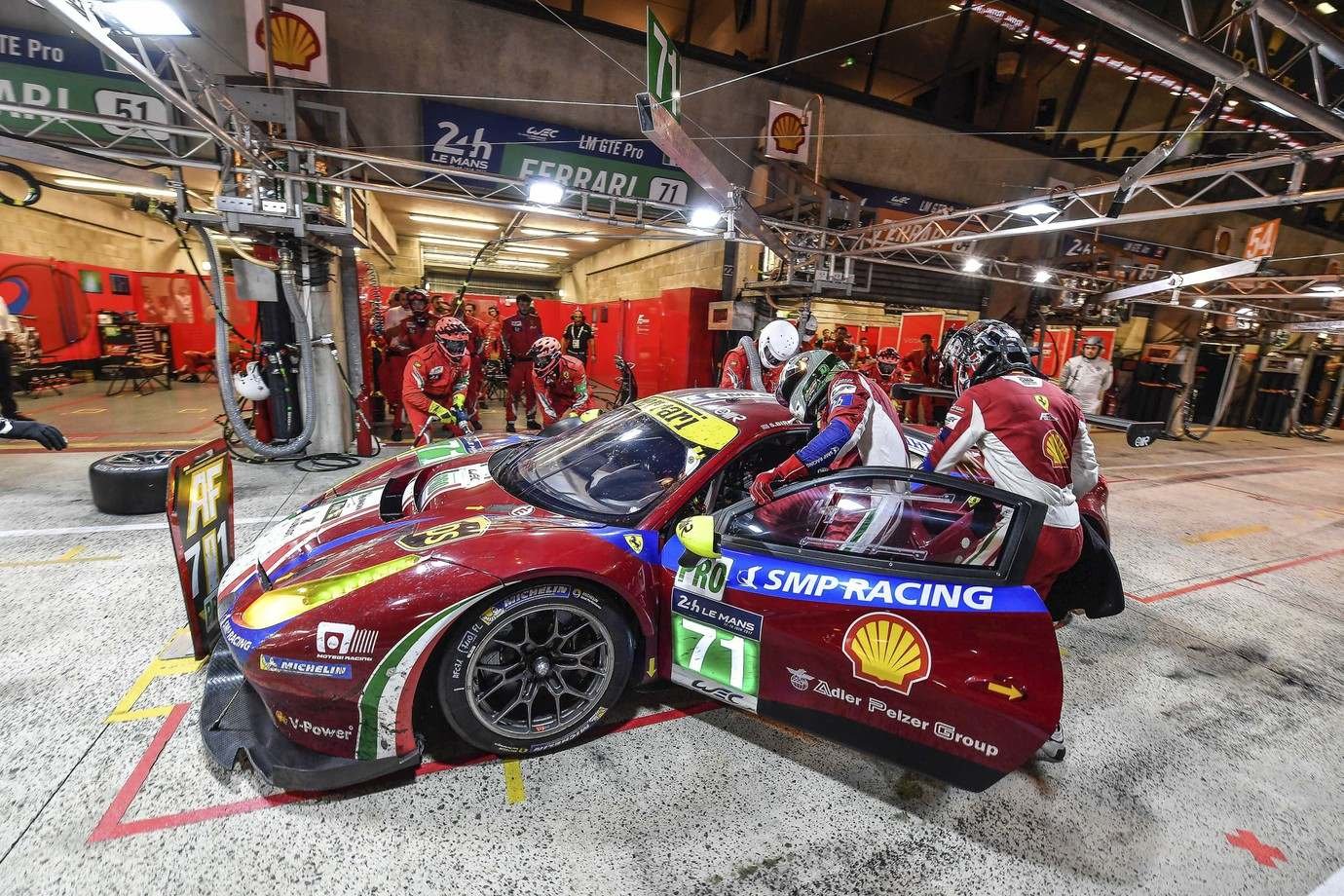 AF Corse Ferrari 488GTE posádky Sam Bird, Davide Rigon, Miguel Molina