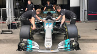 Mechnaici Mercedesu připravují v Baku monopost pro Valtteriho Bottase