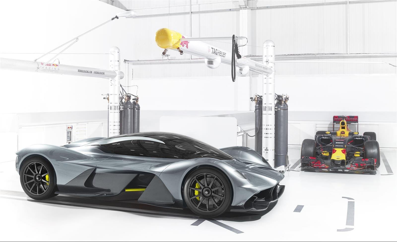 Valkyrie - společné dílo Aston Martinu a Red Bullu, na němž se podílel také konstruktér Adrian Newey