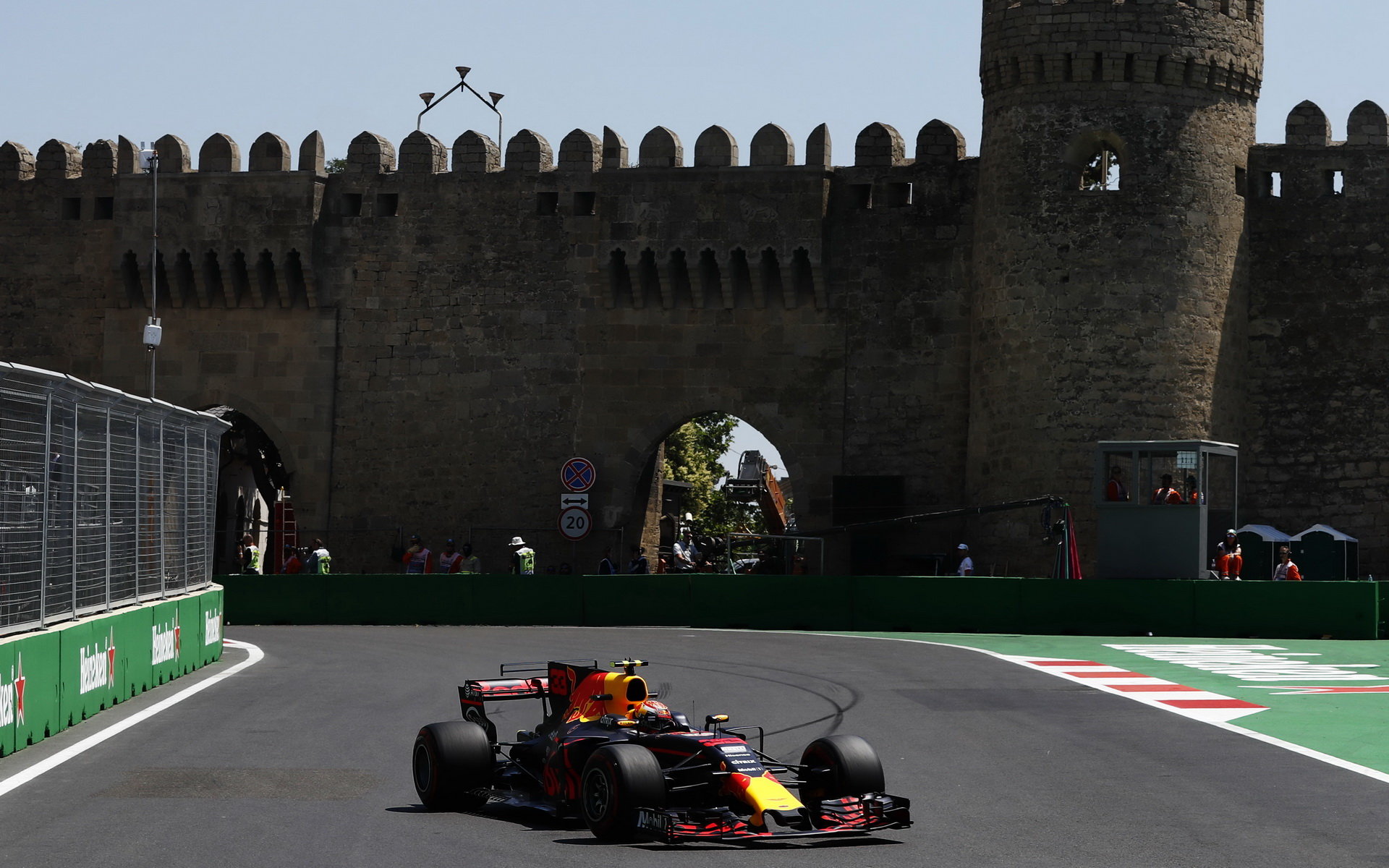 Max Verstappen při tréninku v Baku