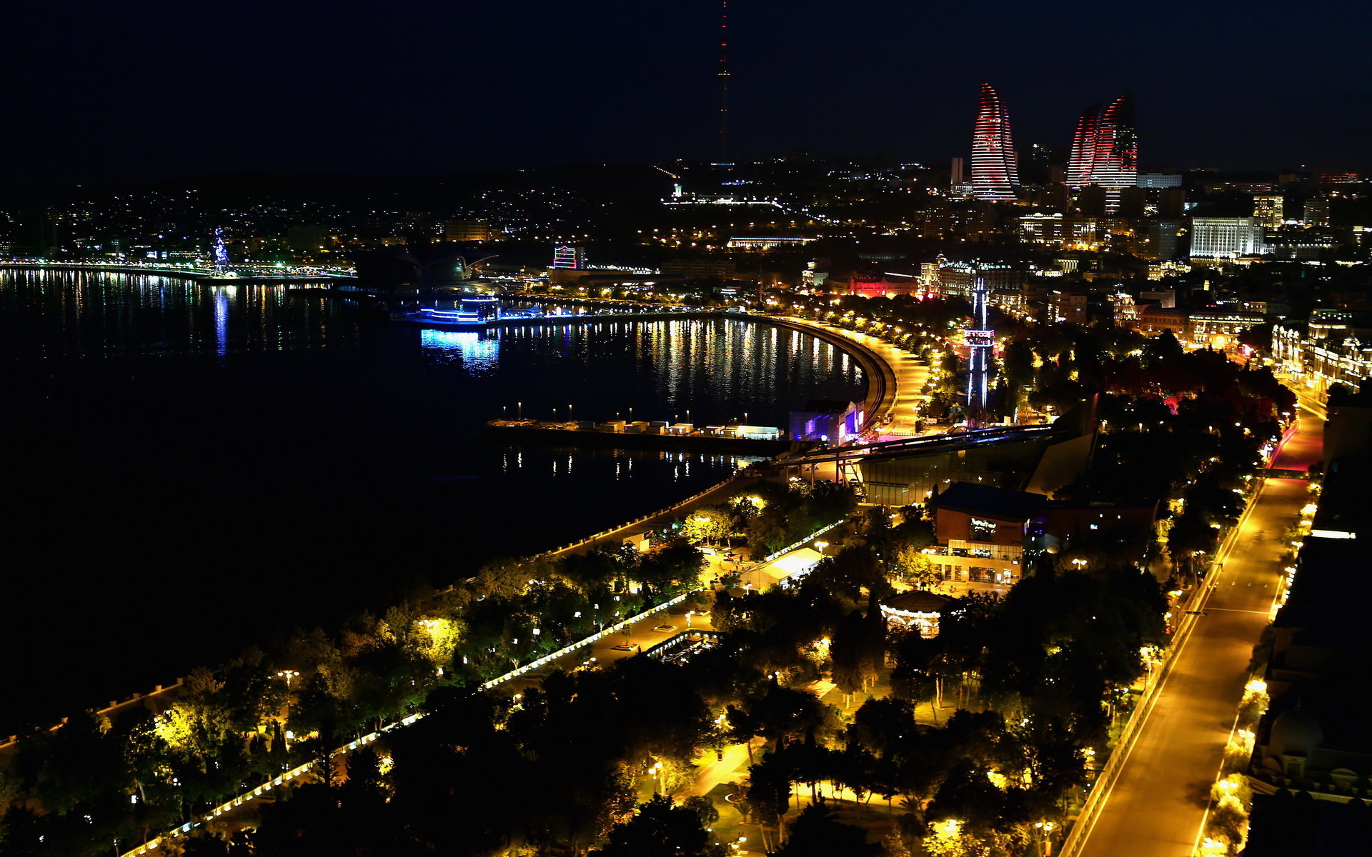 Pohled na večerní Baku