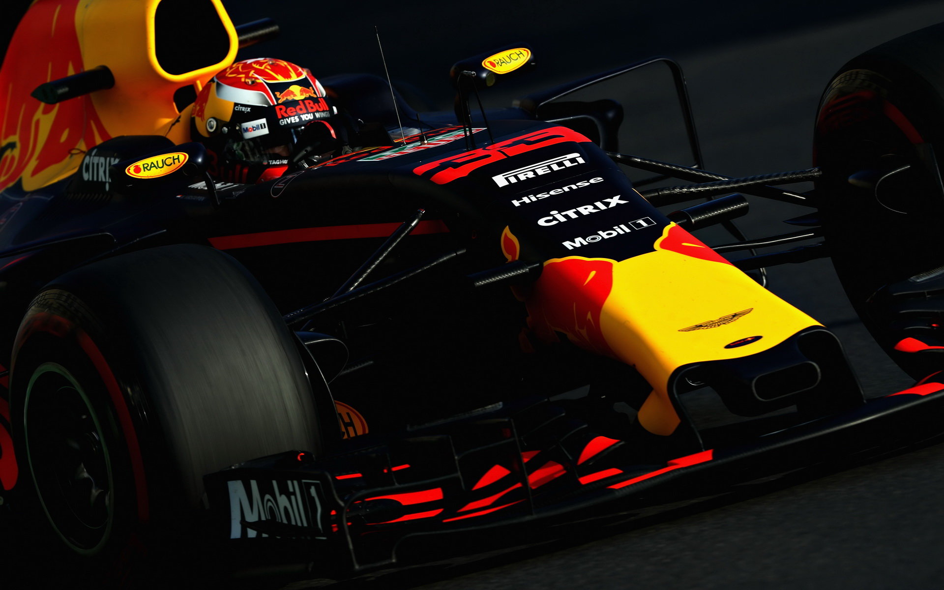 Max Verstappen při tréninku v Baku