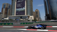 Marcus Ericsson při tréninku v Baku