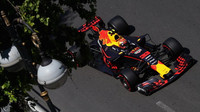 Max Verstappen v kvalifikaci v Baku