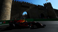 Max Verstappen v kvalifikaci v Baku