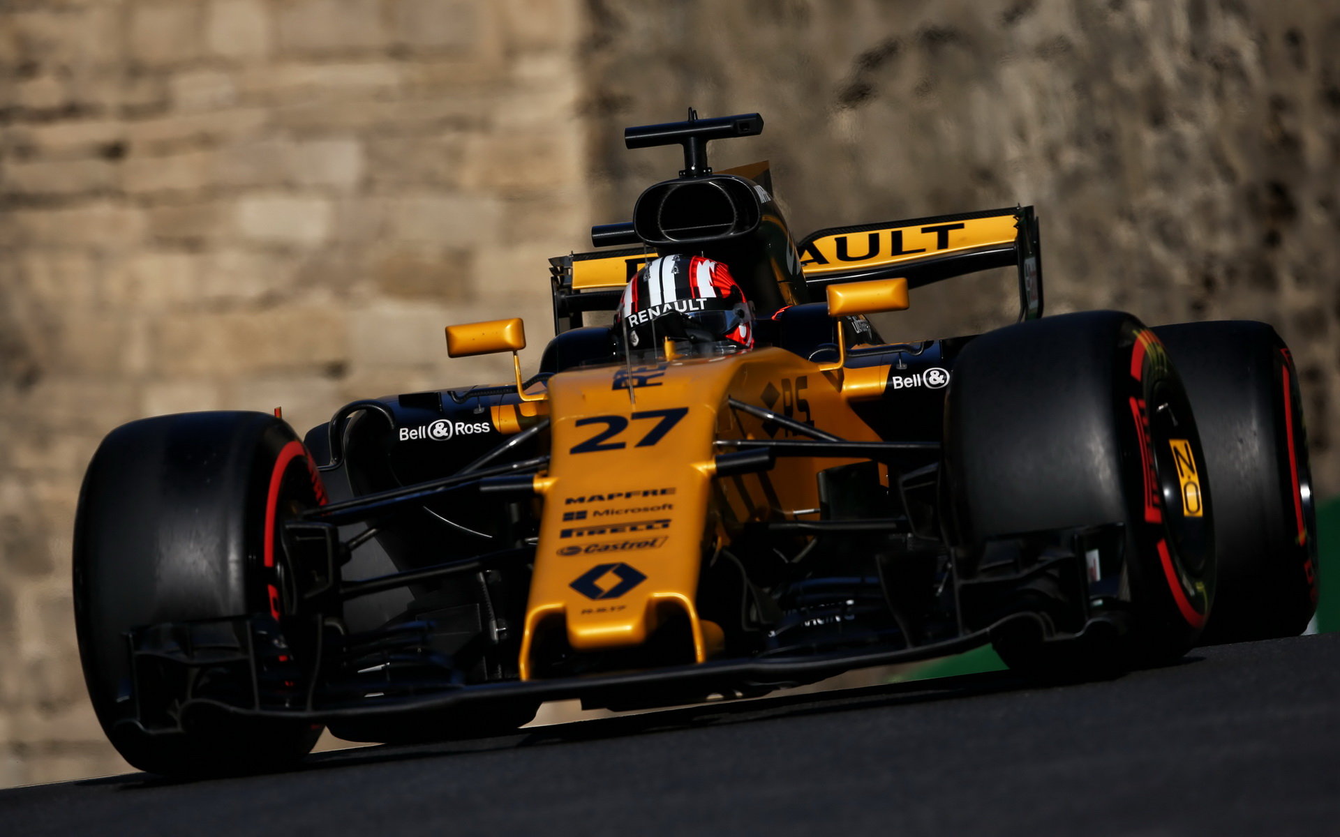 Nico Hülkenberg při trénnku v Baku