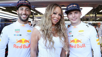 Daniel Ricciardo, Mariah Carey a Max Verstappen před závodem v Baku