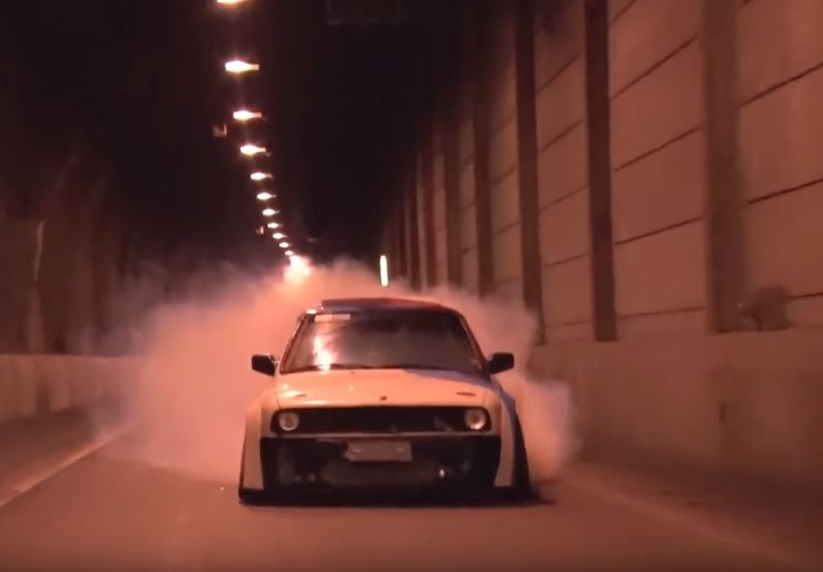 BMW e30 "The Smoke Machine"