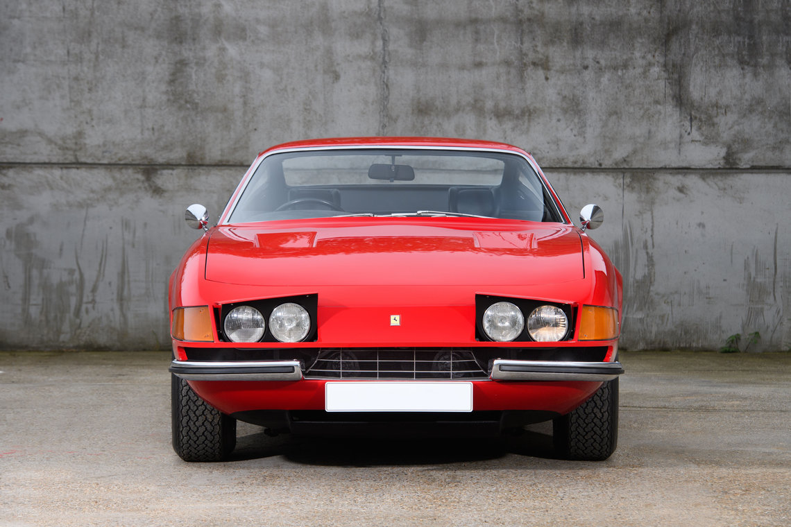 Tohle Ferrari 365 GTB/4 Daytona kdysi vlastnil Sir Elton John