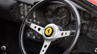 Tohle Ferrari 365 GTB/4 Daytona kdysi vlastnil Sir Elton John