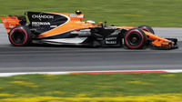 Stoffel Vandoorne s McLarenem MCL32