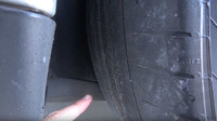 YouTuber prodal svou Tesl S jen kvůli sjetým pneumatikám