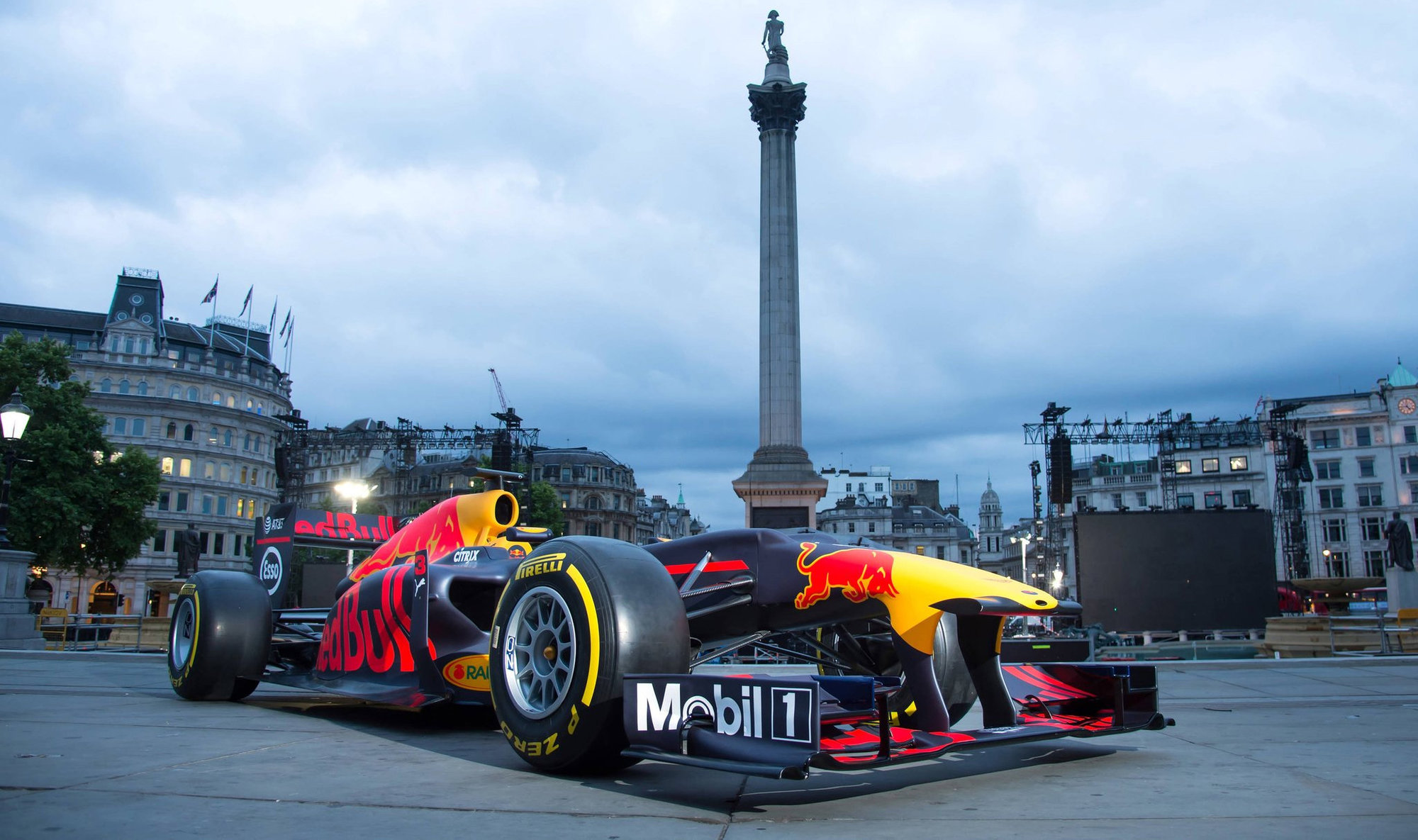 Red Bull před F1 show v Londýně