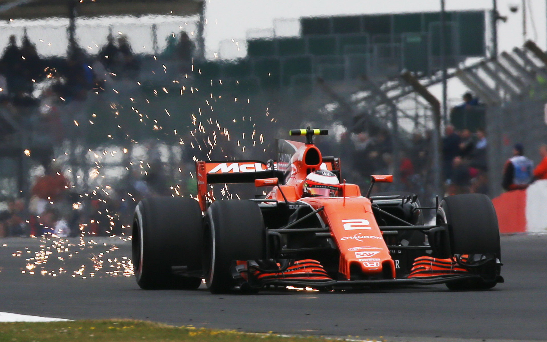 Stoffel Vandoorne s McLarenem - Hondou byl v Silverstone na rovinkách nejpomalejší